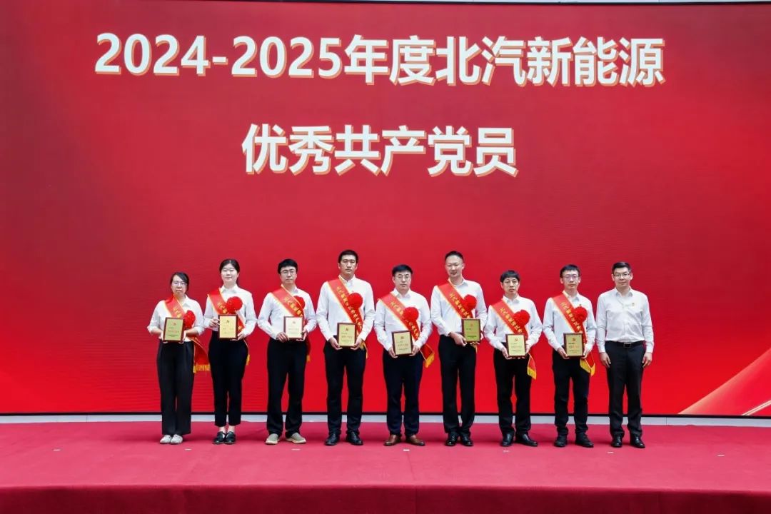 1750846099914497 1750846099914497